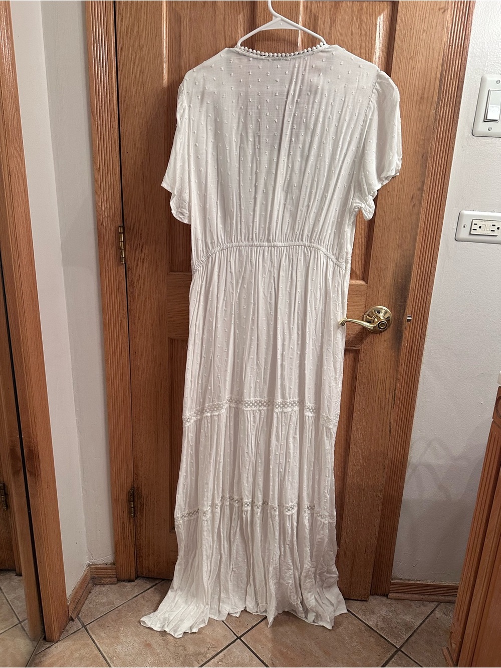 Knox Rose Cream Maxi Dress with V-Neck - Picture 3 of 3